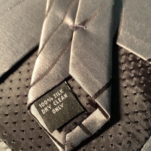 PIERRE CARDIN BRAND NEW 100% SILK TIE - Picture 4 of 4